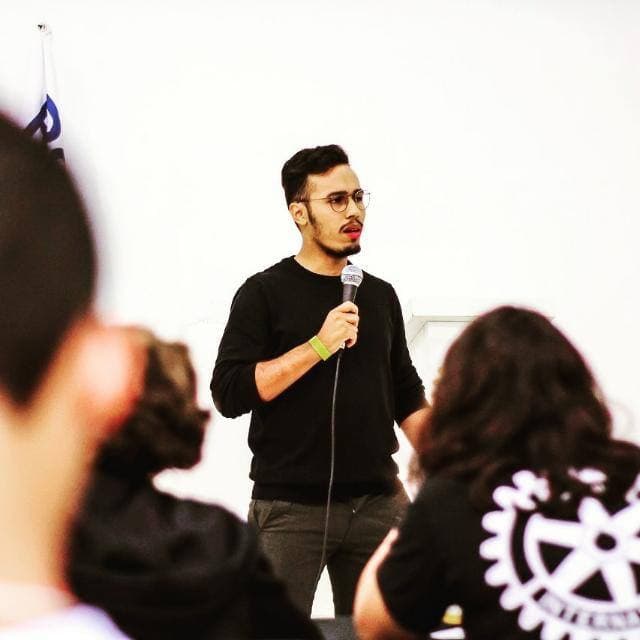 Me speaking about Front End World